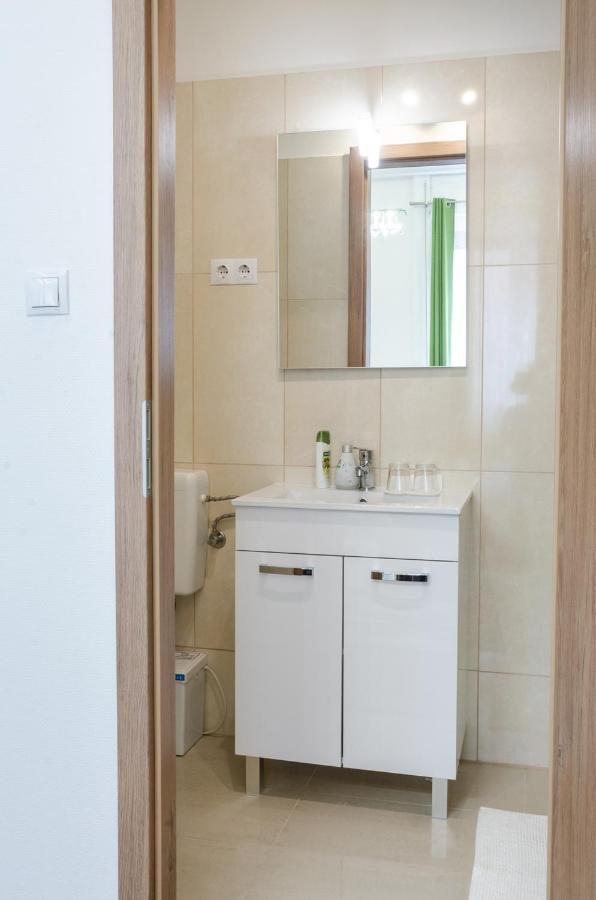 3 En Suit Bedroom Flat In The Main Centre For 6Ppl, 3Bdr,3Bthr,Ac Budapest Exterior photo