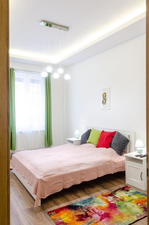 3 En Suit Bedroom Flat In The Main Centre For 6Ppl, 3Bdr,3Bthr,Ac Budapest Exterior photo