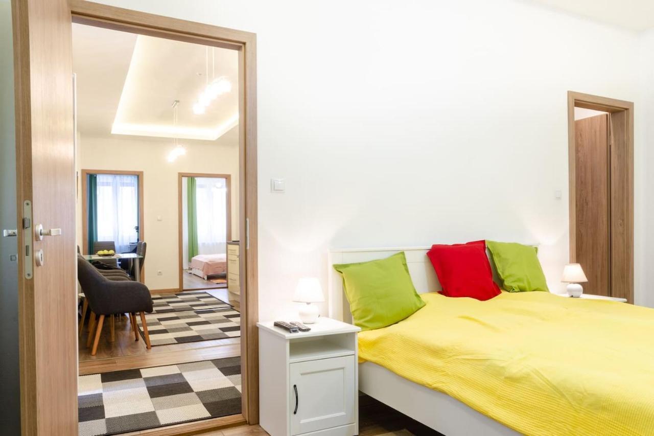 3 En Suit Bedroom Flat In The Main Centre For 6Ppl, 3Bdr,3Bthr,Ac Budapest Exterior photo